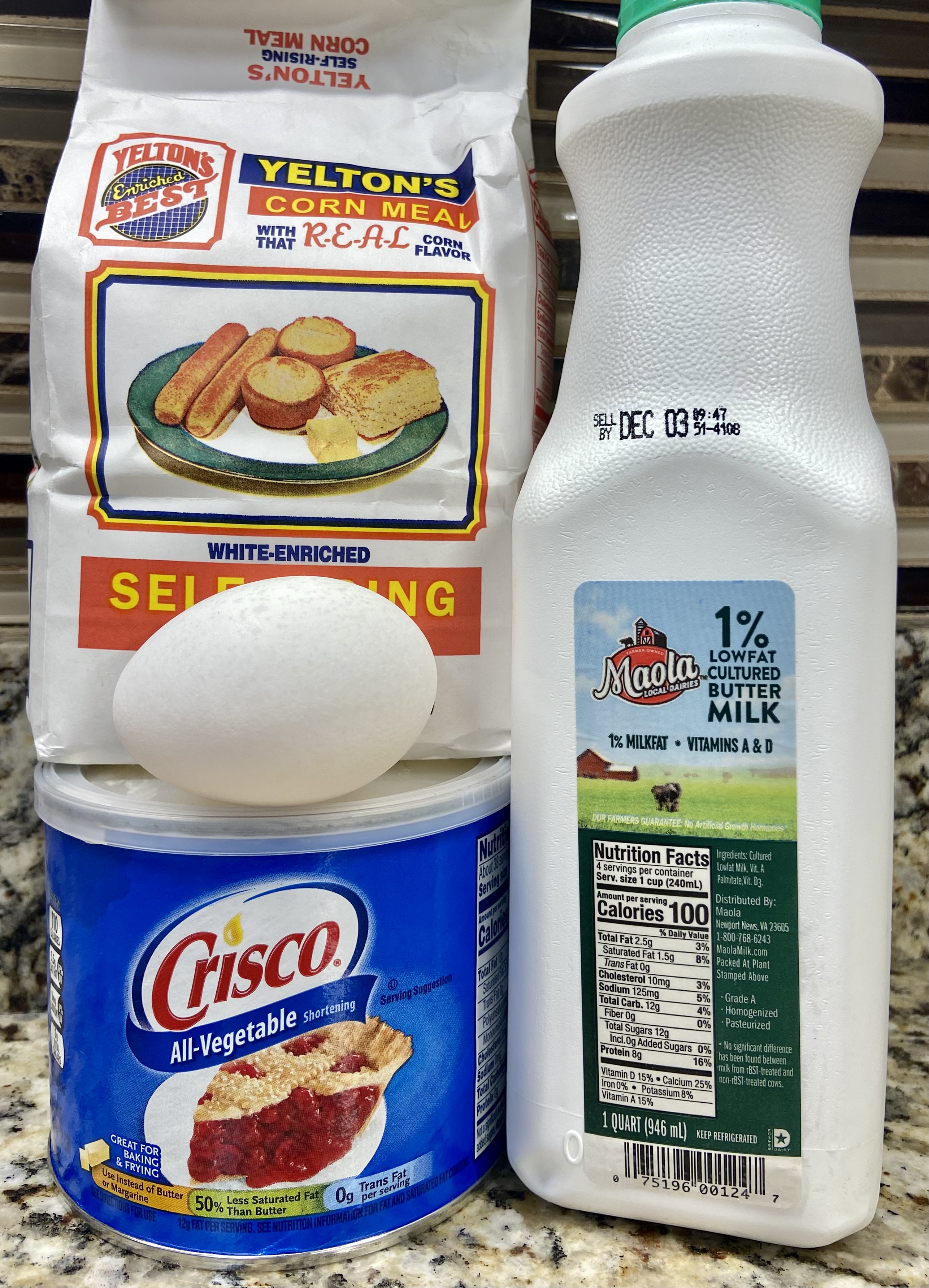 ingredients to make homemade cornbread