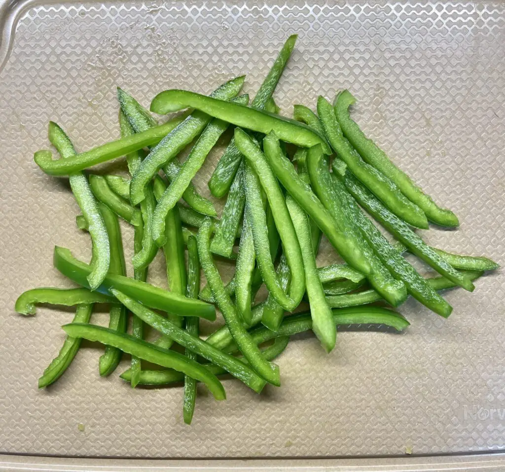 sliced green peppers