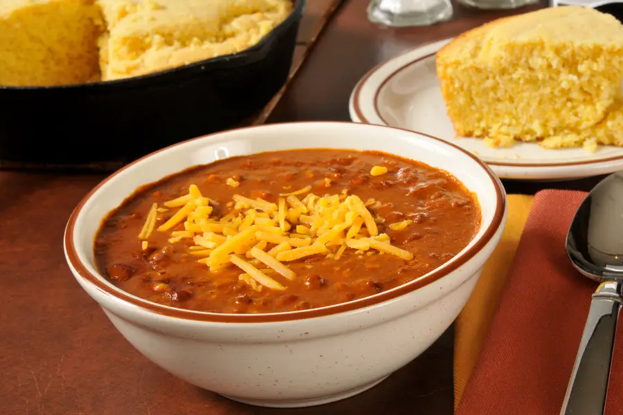 chili and cornbread